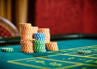 cartel toto mobile app interface showing football markets and live-dealer options